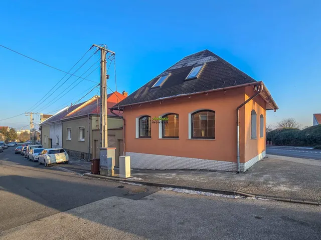 Eladó kereskedelmi és ipari ingatlan Sopron, Szentmihálydomb 195 nm