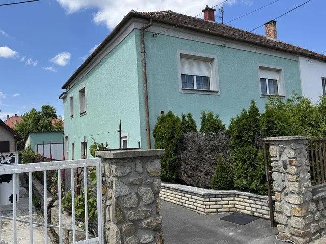 Eladó lakás Sopron, Ravazd utcai lakótelep 204 nm