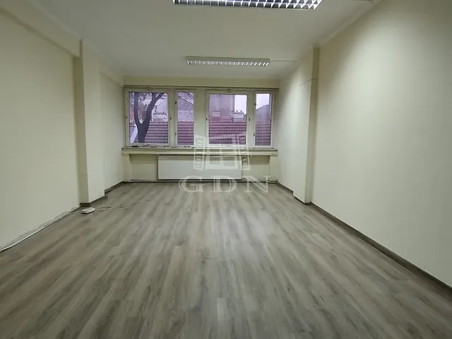Kiadó kereskedelmi és ipari ingatlan Győr, Belváros 29 nm