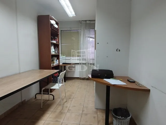 Kiadó kereskedelmi és ipari ingatlan Győr, Belváros 10 nm