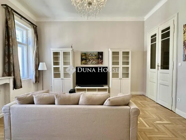 Eladó lakás Budapest VI. kerület, Aradi utca 65 nm