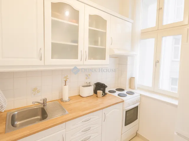 Eladó lakás Budapest VI. kerület, Jókai utca 67 nm