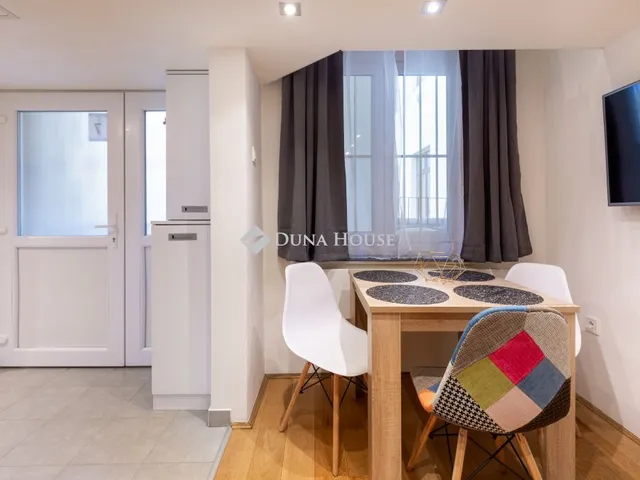 Kiadó lakás Budapest VI. kerület, Bajcsy-Zsilinszky út 13 nm