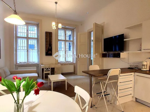 Eladó lakás Budapest V. kerület 76 nm