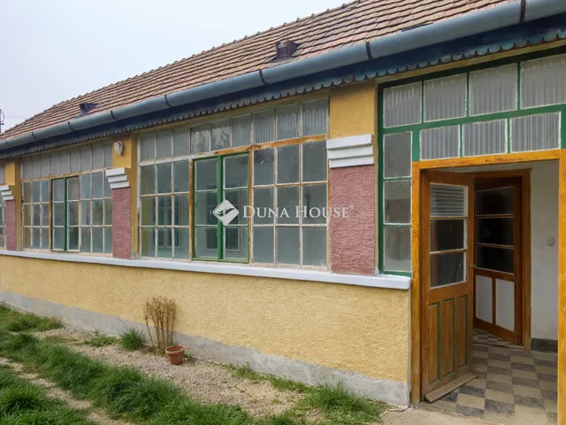 Eladó ház Neszmély 103 nm