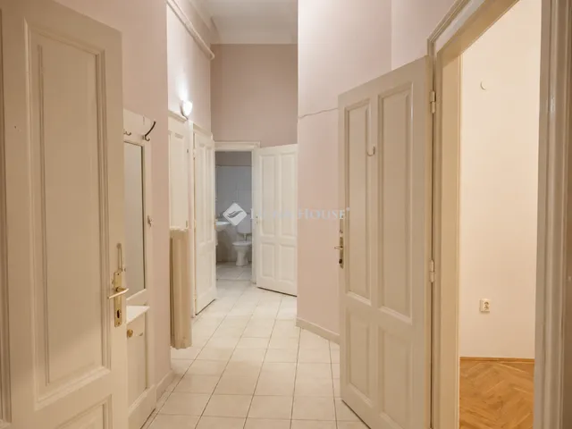 Eladó lakás Budapest V. kerület, Irányi utca 80 nm