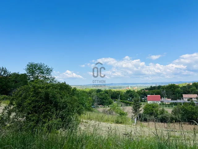 Eladó telek Kőröshegy 3551 nm