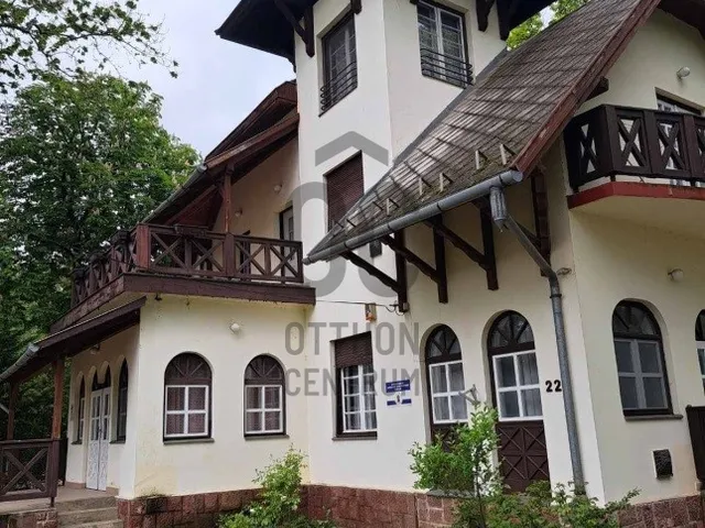 Eladó ház Balatonlelle 280 nm