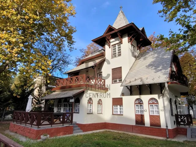 Eladó ház Balatonlelle 280 nm