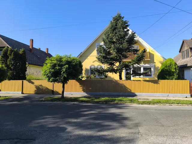 Eladó ház Balatonlelle 180 nm