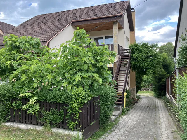 Eladó ház Balatonlelle 270 nm