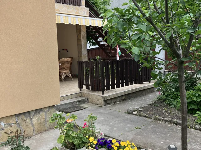 Eladó üdülő és hétvégi ház Balatonlelle 270 nm