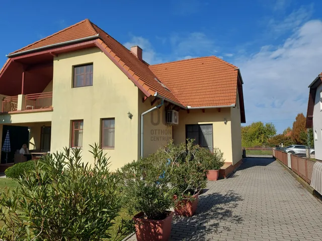 Eladó ház Balatonboglár 256 nm