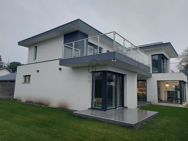 Eladó üdülő és hétvégi ház Balatonboglár 242 nm