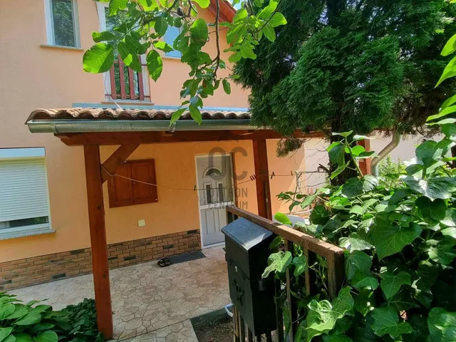 Eladó nyaraló Balatonvilágos 150 nm