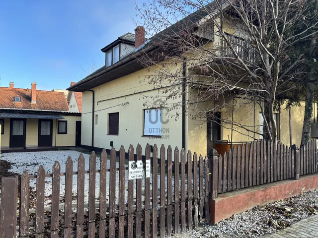 Eladó ház Balatonlelle 220 nm