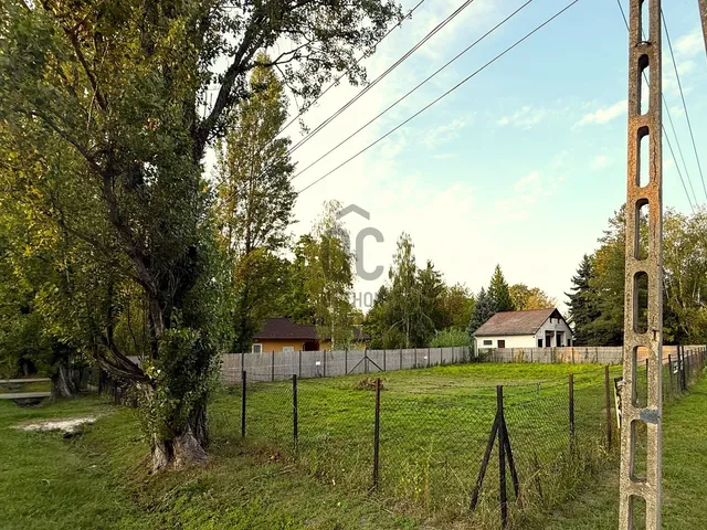 Eladó telek Balatonszárszó 720 nm