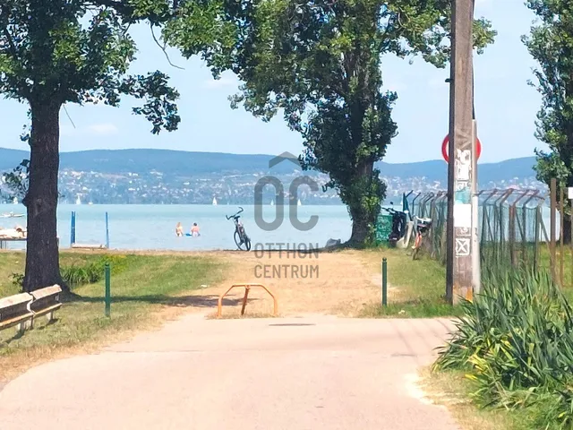 Eladó telek Zamárdi 4511 nm