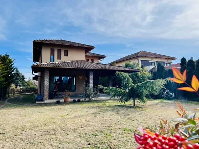 Eladó ház Szántód 156 nm