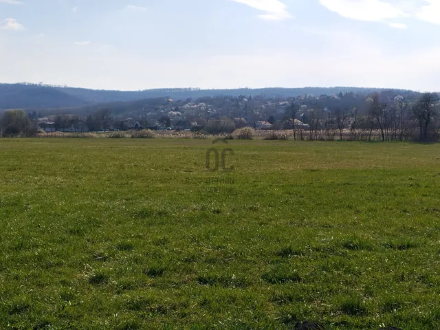 Eladó telek Kőröshegy 1739 nm