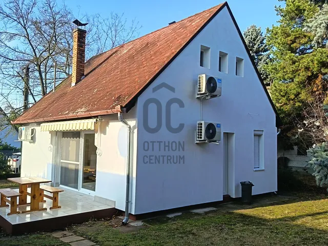 Eladó nyaraló Balatonszemes 70 nm