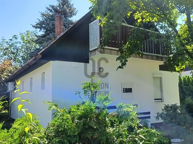 Eladó nyaraló Balatonszemes 70 nm