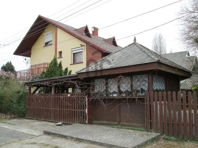 Eladó ház Balatonboglár 250 nm