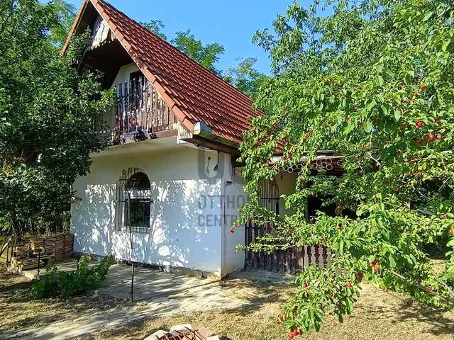 Eladó nyaraló Balatonlelle 44 nm