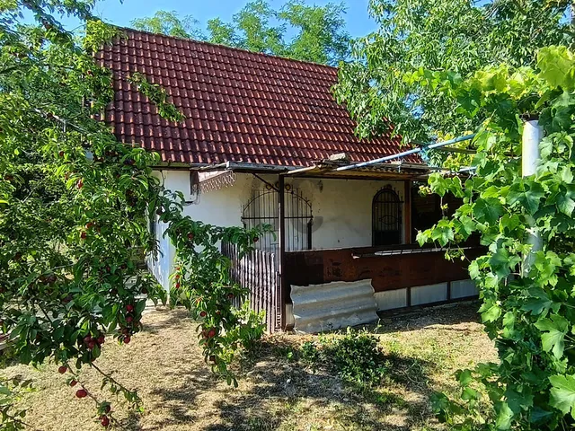 Eladó nyaraló Balatonlelle 44 nm