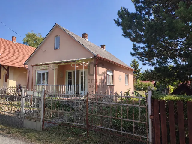 Eladó nyaraló Fonyód 58 nm