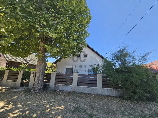 Eladó nyaraló Balatonfenyves 95 nm
