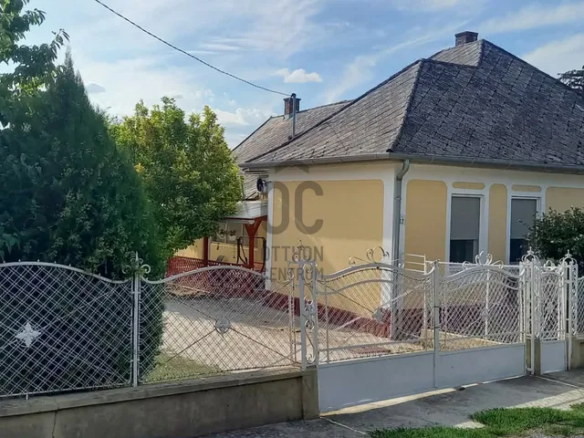 Eladó ház Gamás 100 nm
