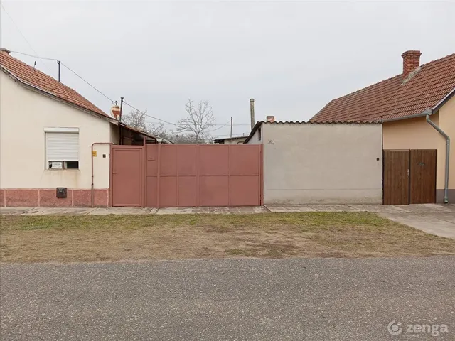 Eladó ház Tiszaalpár 72 nm