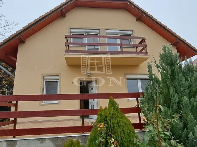 Eladó ház Mogyoród 241 nm