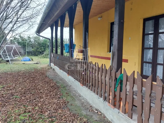 Eladó üdülő és hétvégi ház Balatonkeresztúr 170 nm