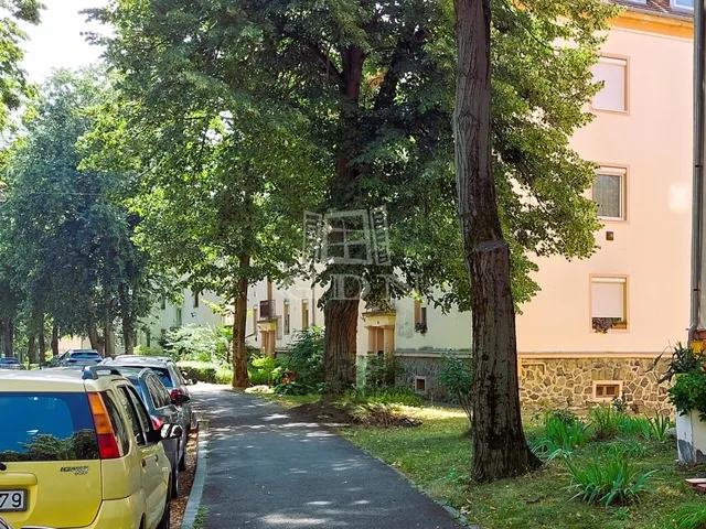 Eladó lakás Komló, Kökönyös 53 nm