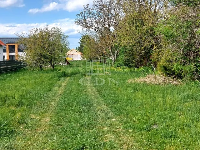 Eladó telek Balatonkeresztúr 1511 nm