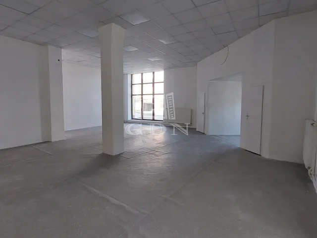 Kiadó kereskedelmi és ipari ingatlan Marcali 184 nm