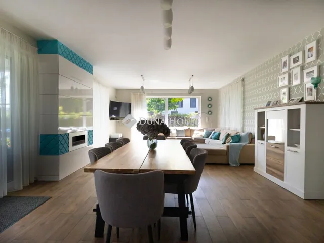 Eladó ház Dabas, Huba vezér útja 226 nm