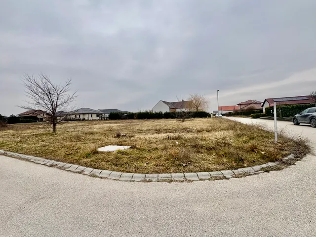 Eladó telek Budajenő 1205 nm
