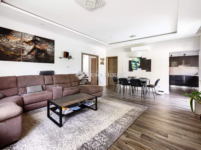 Kiadó ház Budaörs, Kismartoni utca 245 nm