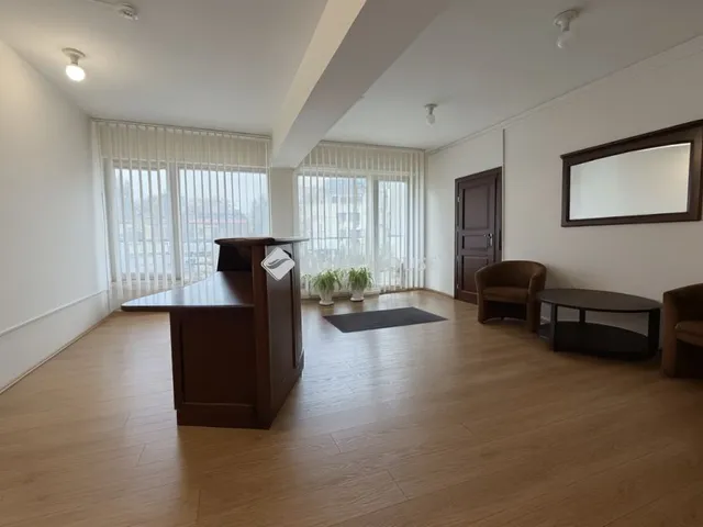 Eladó kereskedelmi és ipari ingatlan Budapest XI. kerület 198 nm