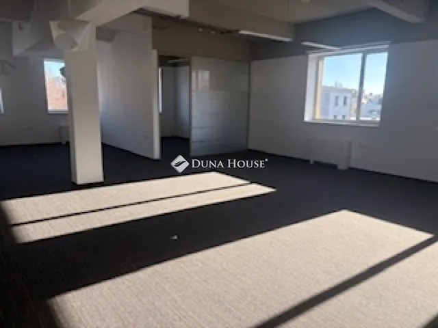 Kiadó kereskedelmi és ipari ingatlan Budapest XI. kerület 1241 nm