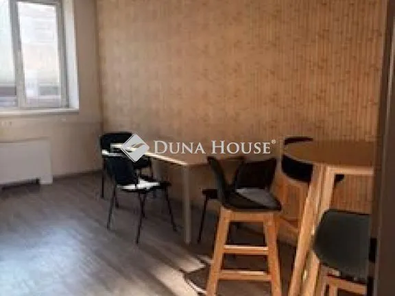 Kiadó kereskedelmi és ipari ingatlan Budapest XI. kerület, Hauszmann Alajos utca 1241 nm