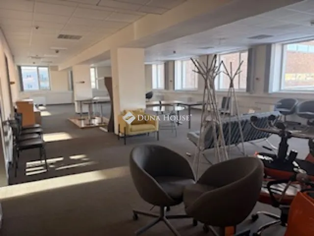 Kiadó kereskedelmi és ipari ingatlan Budapest XI. kerület 200 nm