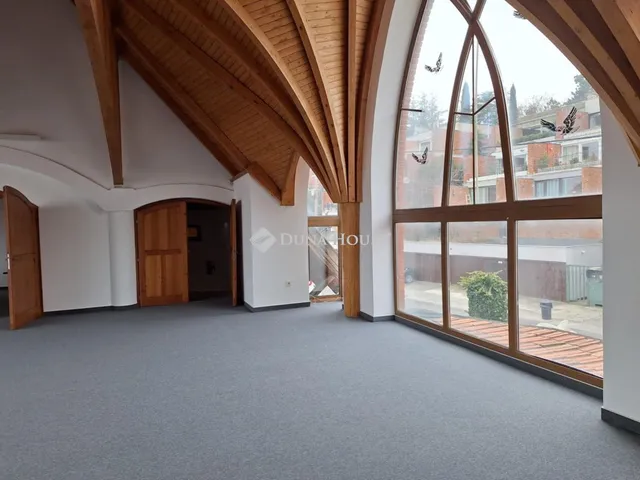 Kiadó kereskedelmi és ipari ingatlan Budapest XII. kerület, Meredek utca 175 nm