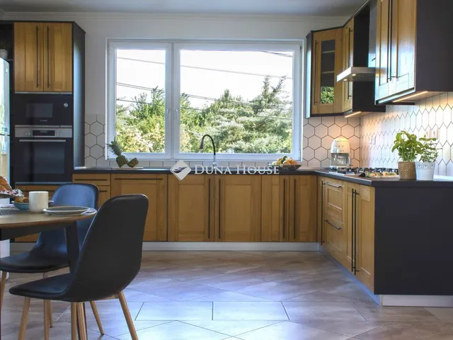 Eladó ház Telki 257 nm