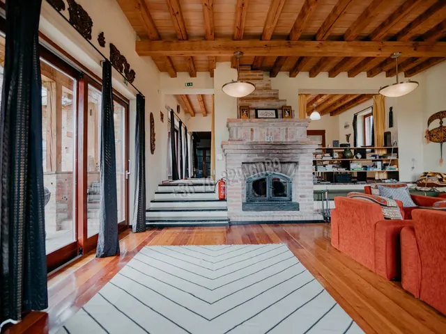 Eladó ház Apátistvánfalva 361 nm