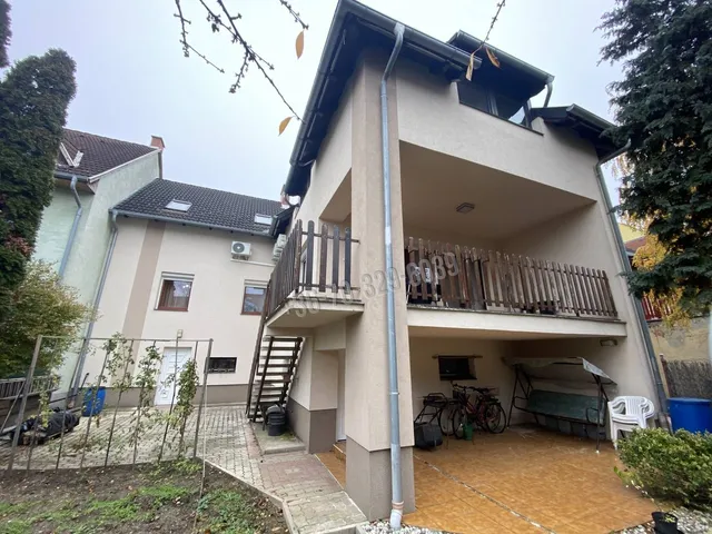 Eladó ház Sopron, Ravazd utcai lakótelep 209 nm