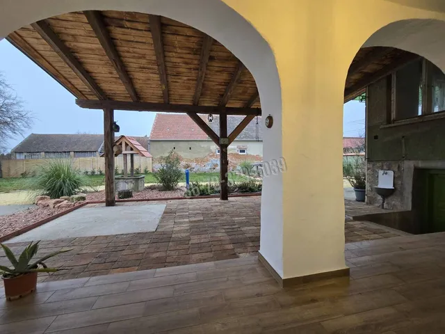 Eladó ház Agyagosszergény 135 nm